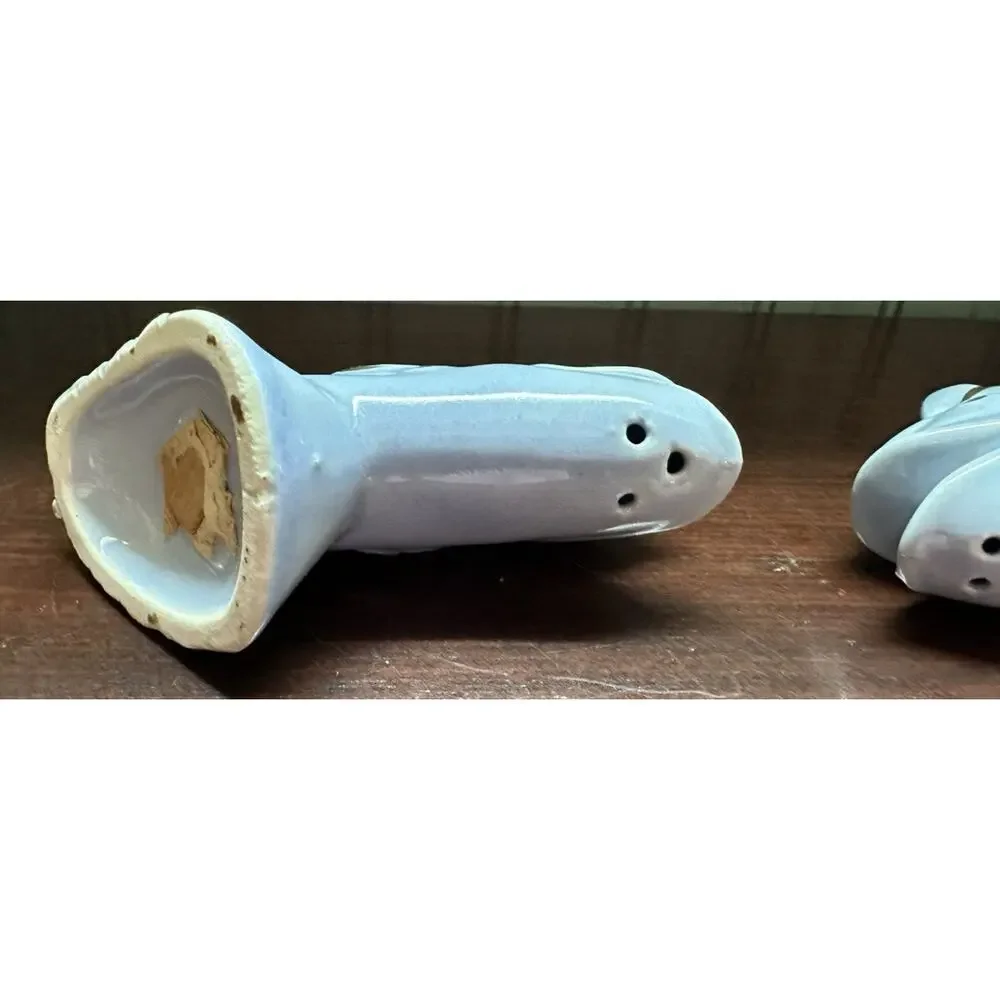 Vintage Salt Pepper Shaker Blue Gold Fish Elbee Art Kitchen Collectible